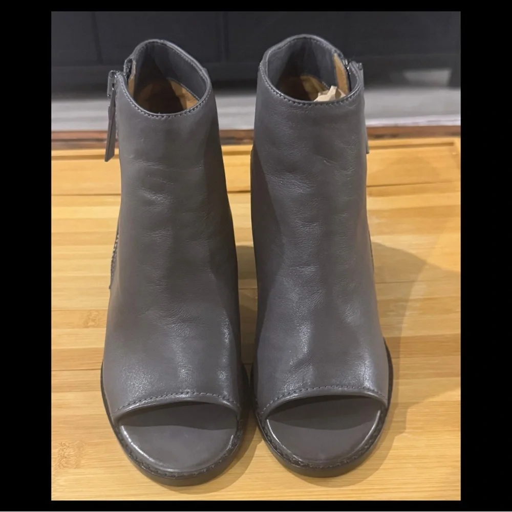 Frye Brielle Charcoal Leather Peep-Toe Ankle Booties Women’s 6M Like New